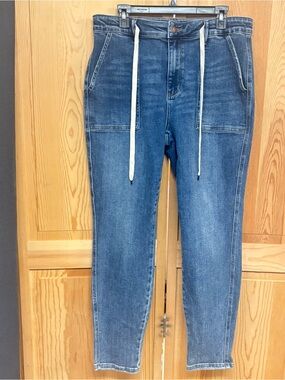 Judy Blue Medium Blue High-Rise Skinny Jeans with Drawstring